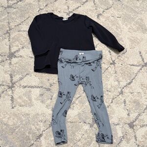 Kate Quinn robot print leggings and matching black top🤖